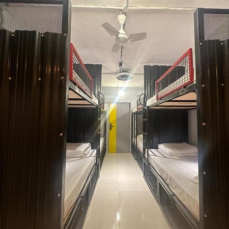 Travotale Hostel And Cowork Koregaonpark פונה מראה חיצוני תמונה