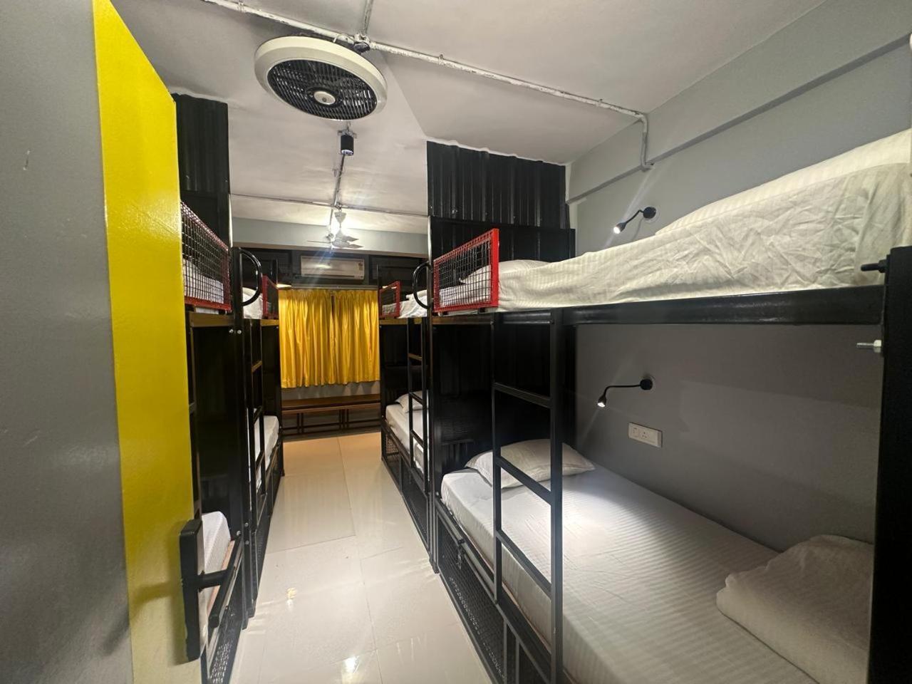 Travotale Hostel And Cowork Koregaonpark פונה מראה חיצוני תמונה