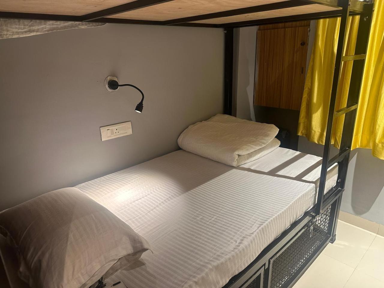 Travotale Hostel And Cowork Koregaonpark פונה מראה חיצוני תמונה