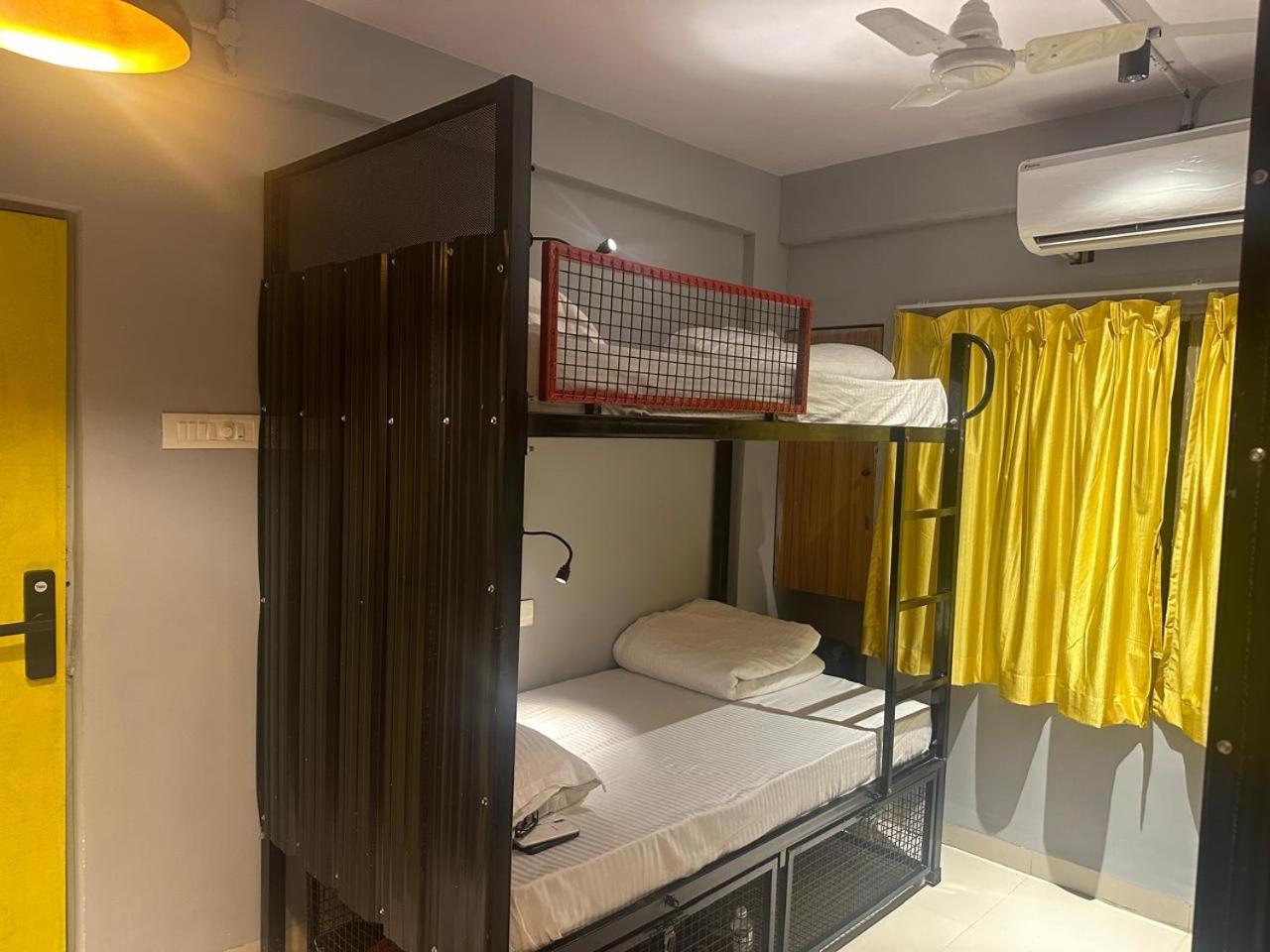 Travotale Hostel And Cowork Koregaonpark פונה מראה חיצוני תמונה