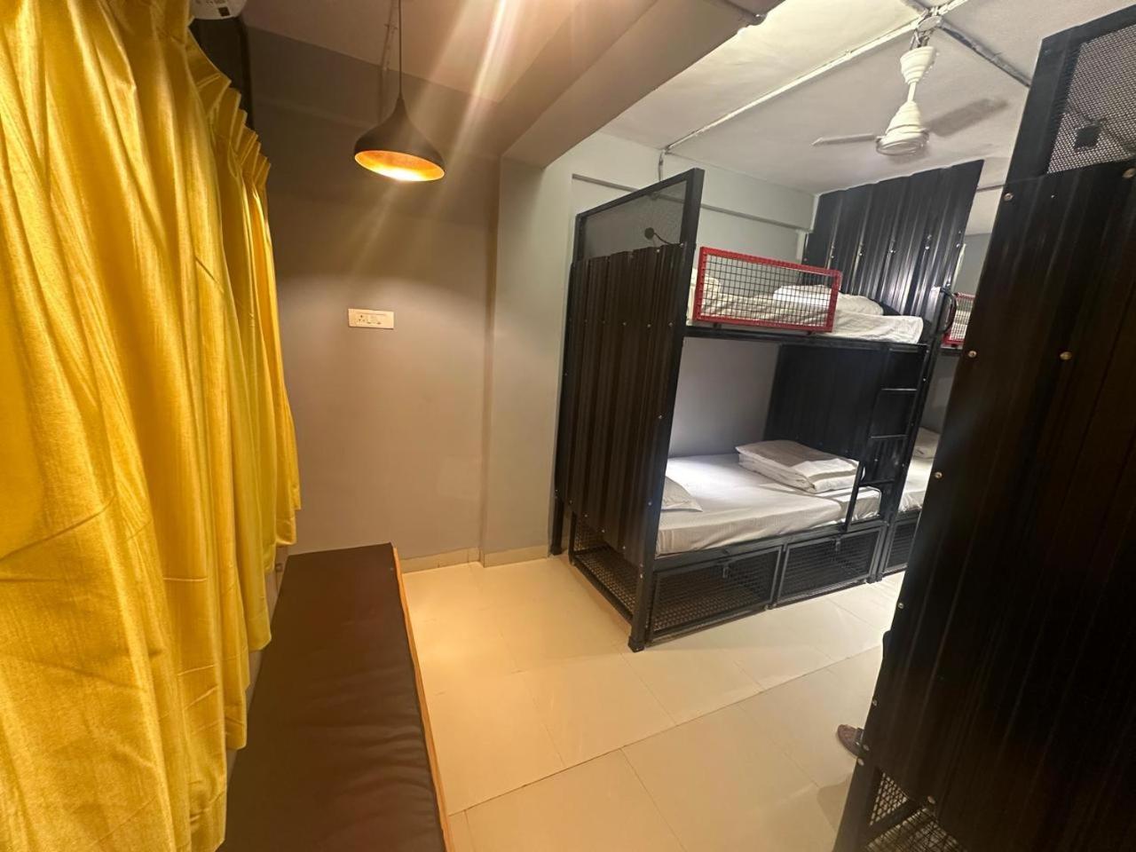 Travotale Hostel And Cowork Koregaonpark פונה מראה חיצוני תמונה