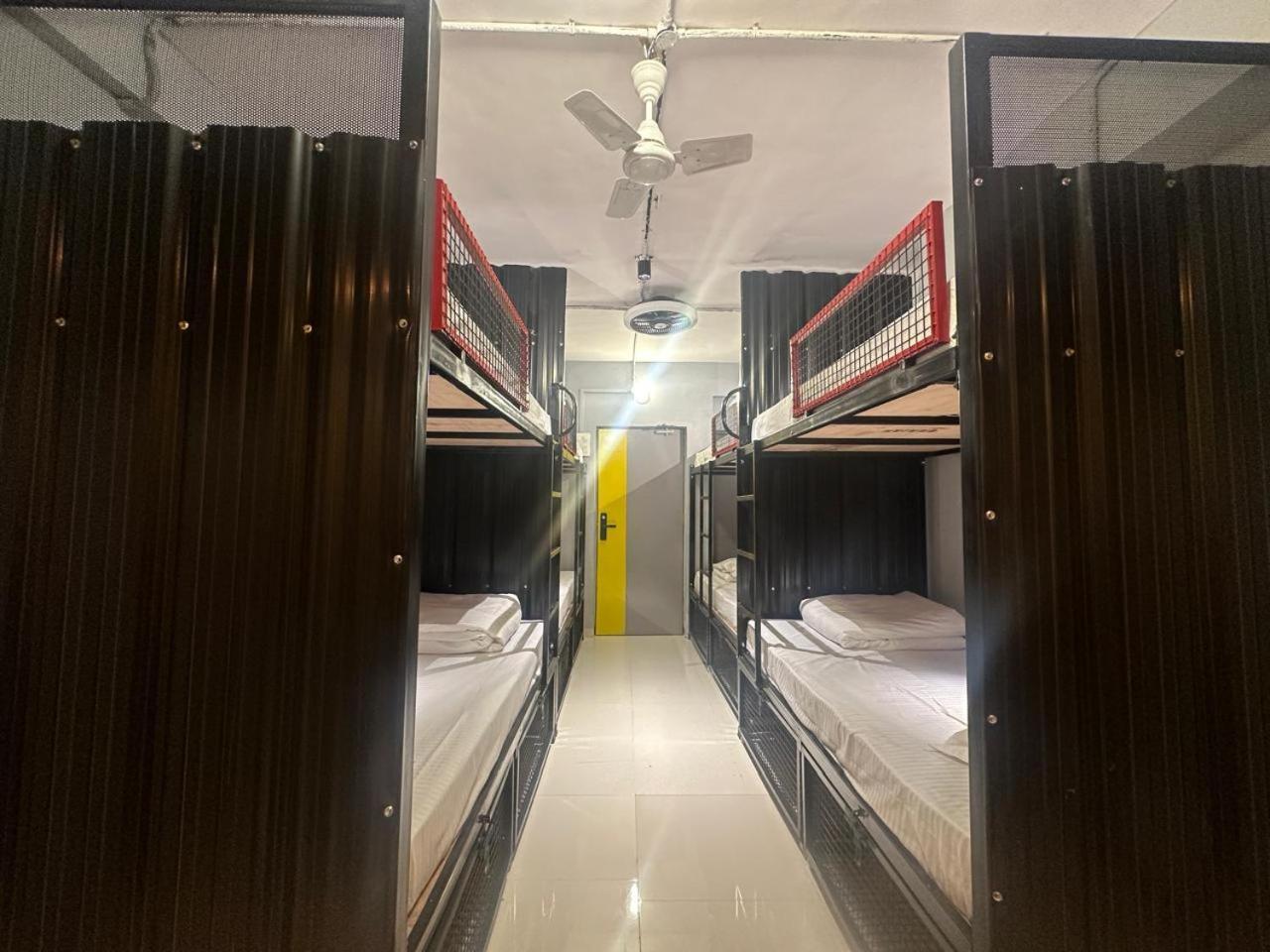 Travotale Hostel And Cowork Koregaonpark פונה מראה חיצוני תמונה