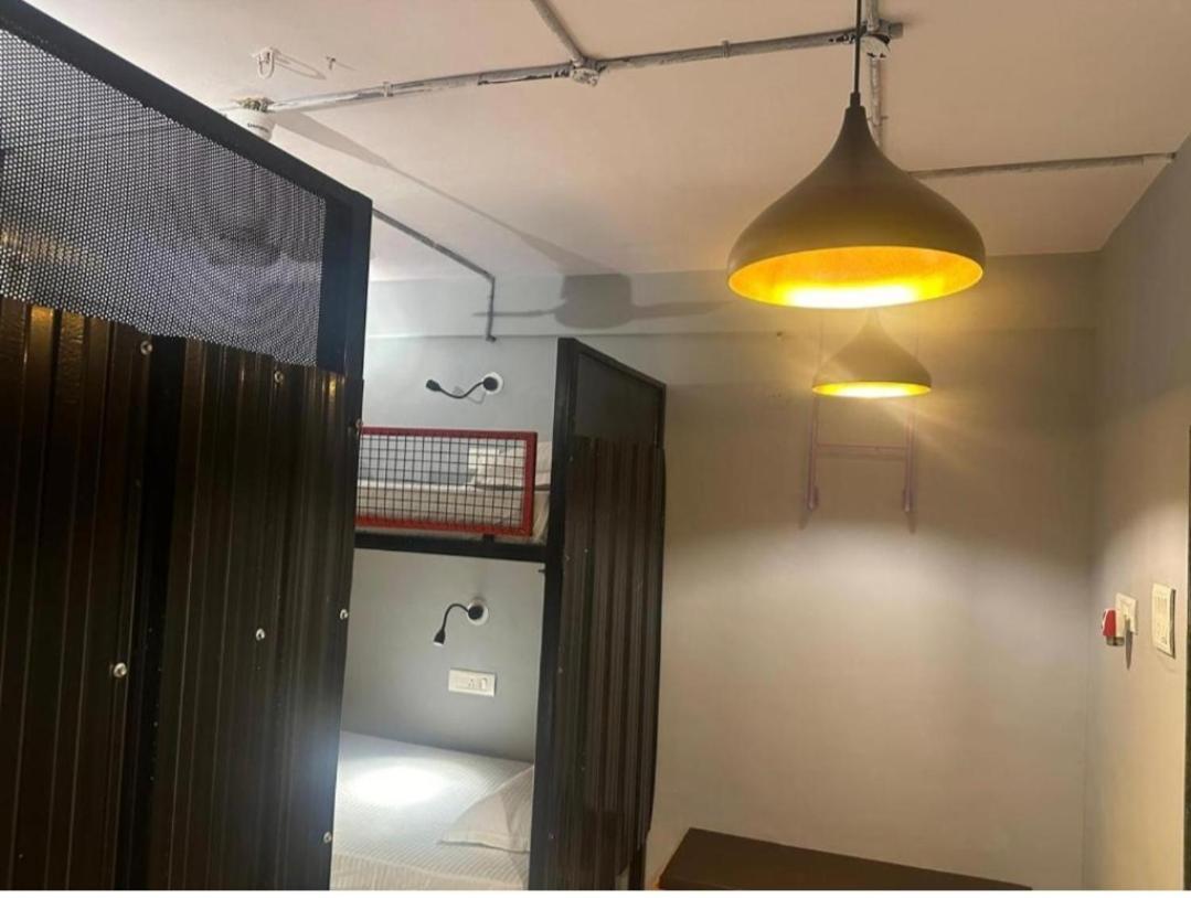 Travotale Hostel And Cowork Koregaonpark פונה מראה חיצוני תמונה