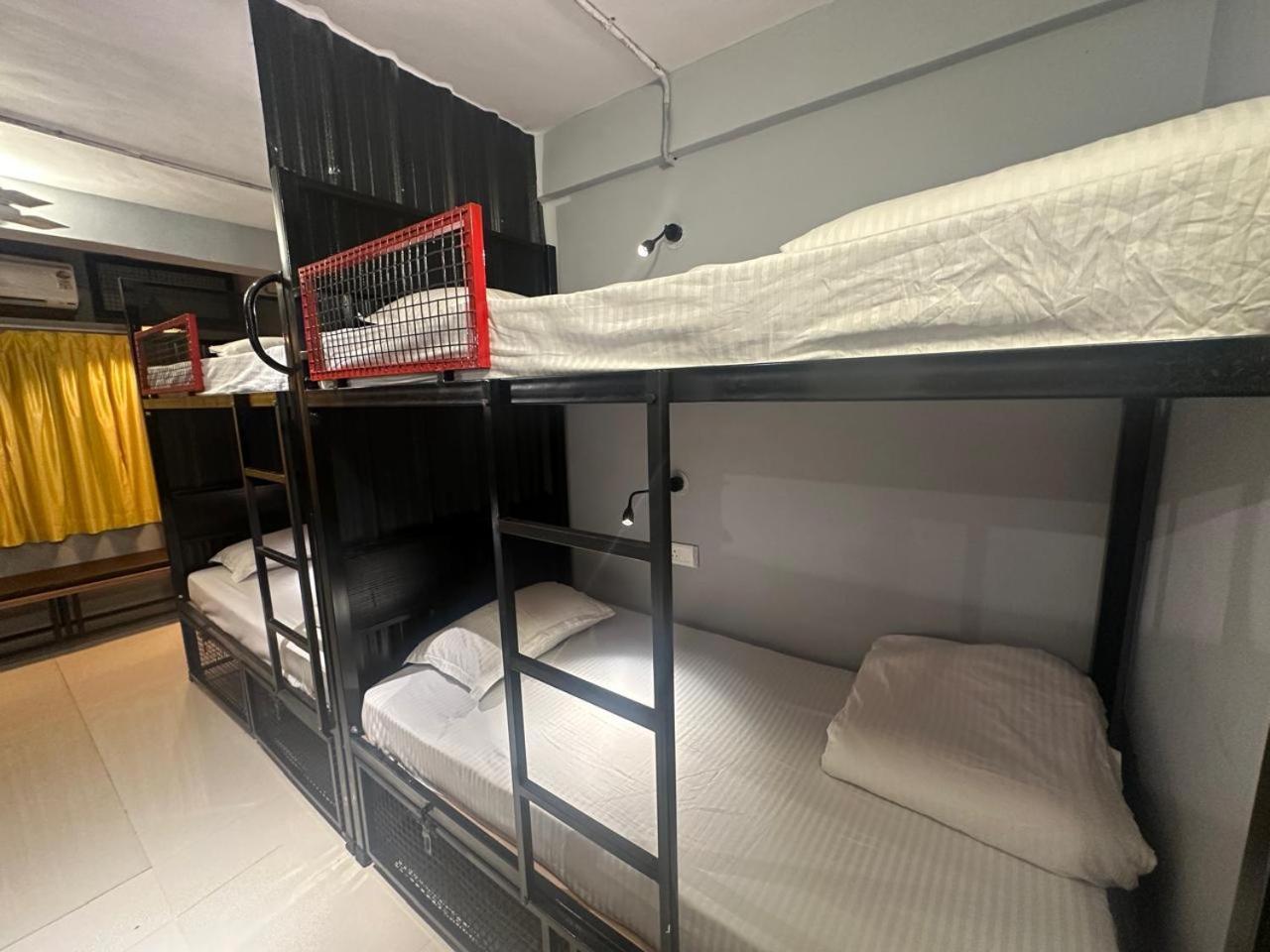 Travotale Hostel And Cowork Koregaonpark פונה מראה חיצוני תמונה