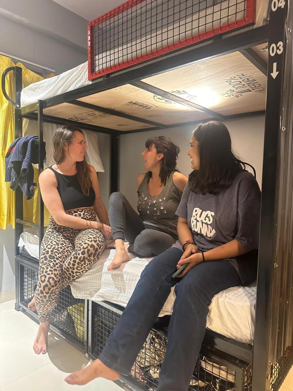 Travotale Hostel And Cowork Koregaonpark פונה מראה חיצוני תמונה
