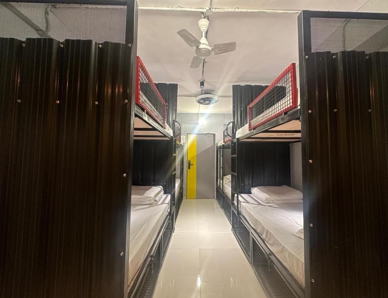 Travotale Hostel And Cowork Koregaonpark פונה מראה חיצוני תמונה